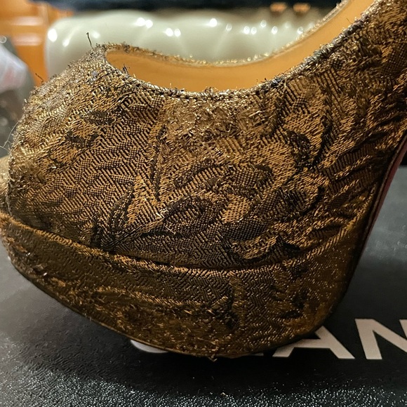 Christian Louboutin Brocade Pumps. - Picture 12 of 14